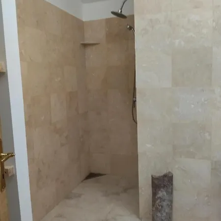 Garsoniera 2 Langa Plaja 홈스테이 *